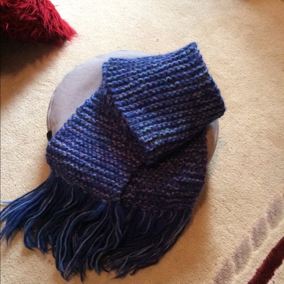 Scarf - Picture 3 of 3